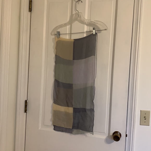 Casual Corner Block Print Scarf - Picture 3 of 3